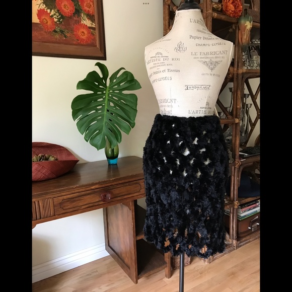 PAULA LISHMAN Hand-Knit Sheared Beaver Fur Crochet Tube Shawl - Picture 2 of 6